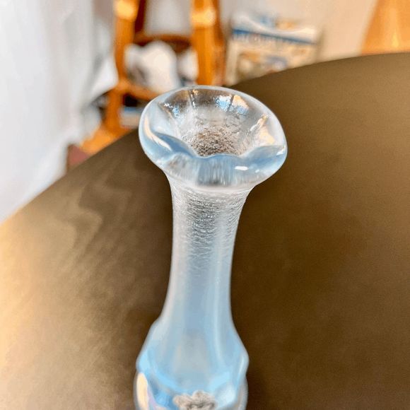 Vintage FENTON 8” Iridescent Velva Iridescent Blue Stretch Glass Footed Bud Vase - Picture 4 of 6